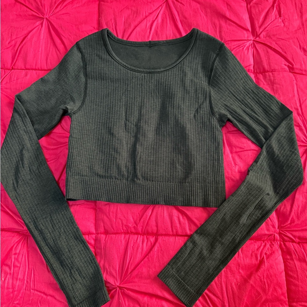 Lululemon Athletica BLACK Ribbed Long Sleeve Crop Top